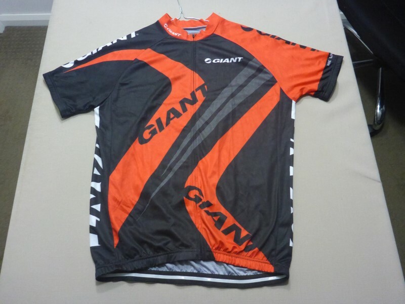 061 MENS NWOT GIANT BLACK / RED ZIP UP S/S CYCLING TOP SZE XL $120 RRP. gallery