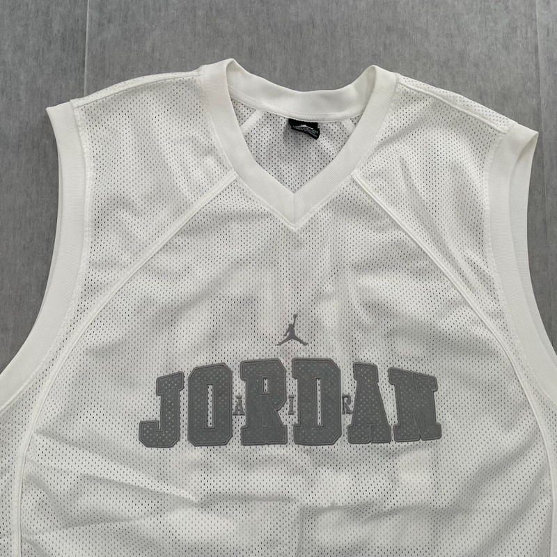 VINTAGE Air Jordan Jersey Adult 3XL White Stitched Nike Basketball Mens XXXL gallery
