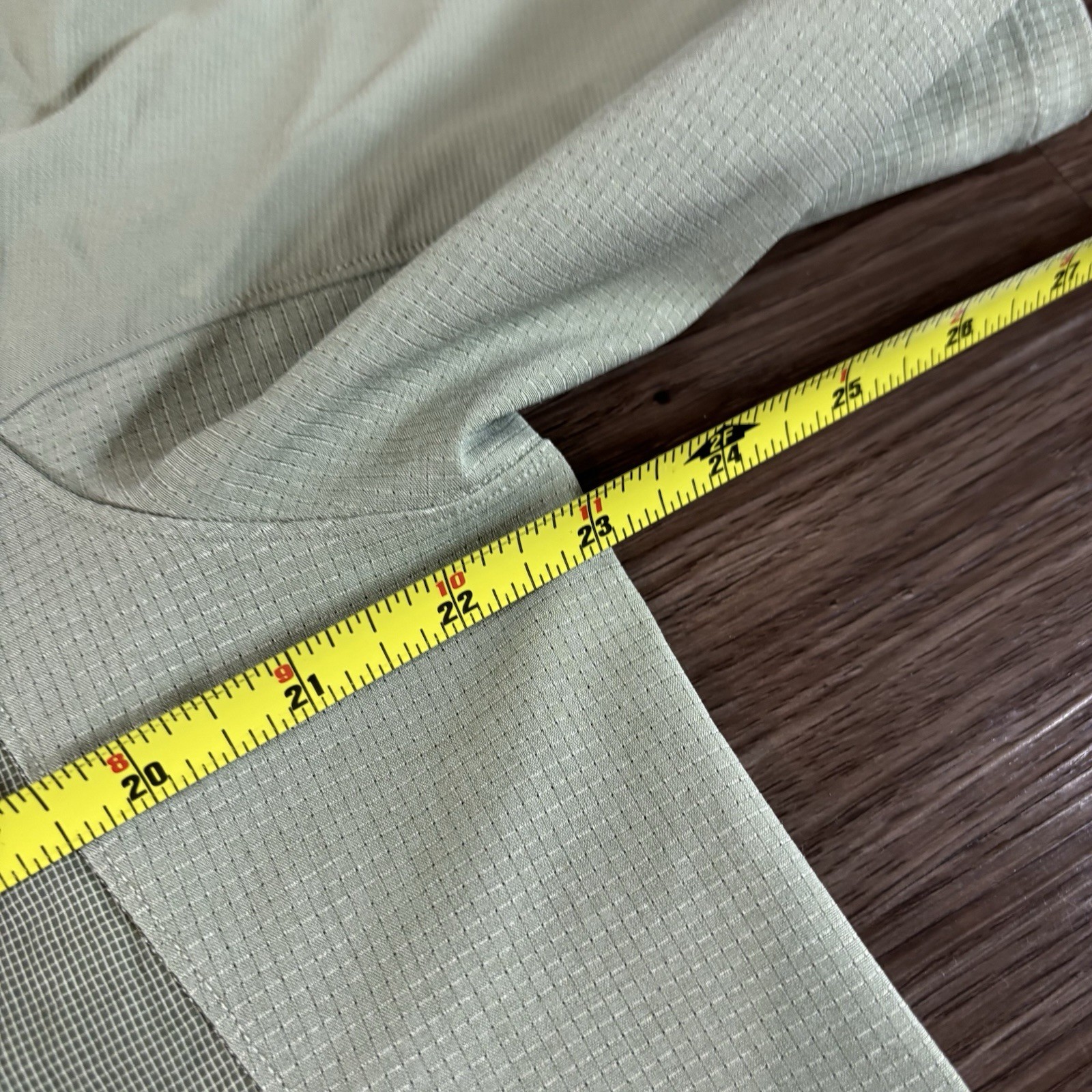 Lululemon Men's Laurel Green Water-Repellent Hiking Short Sleeve Shirt Size XL gallery