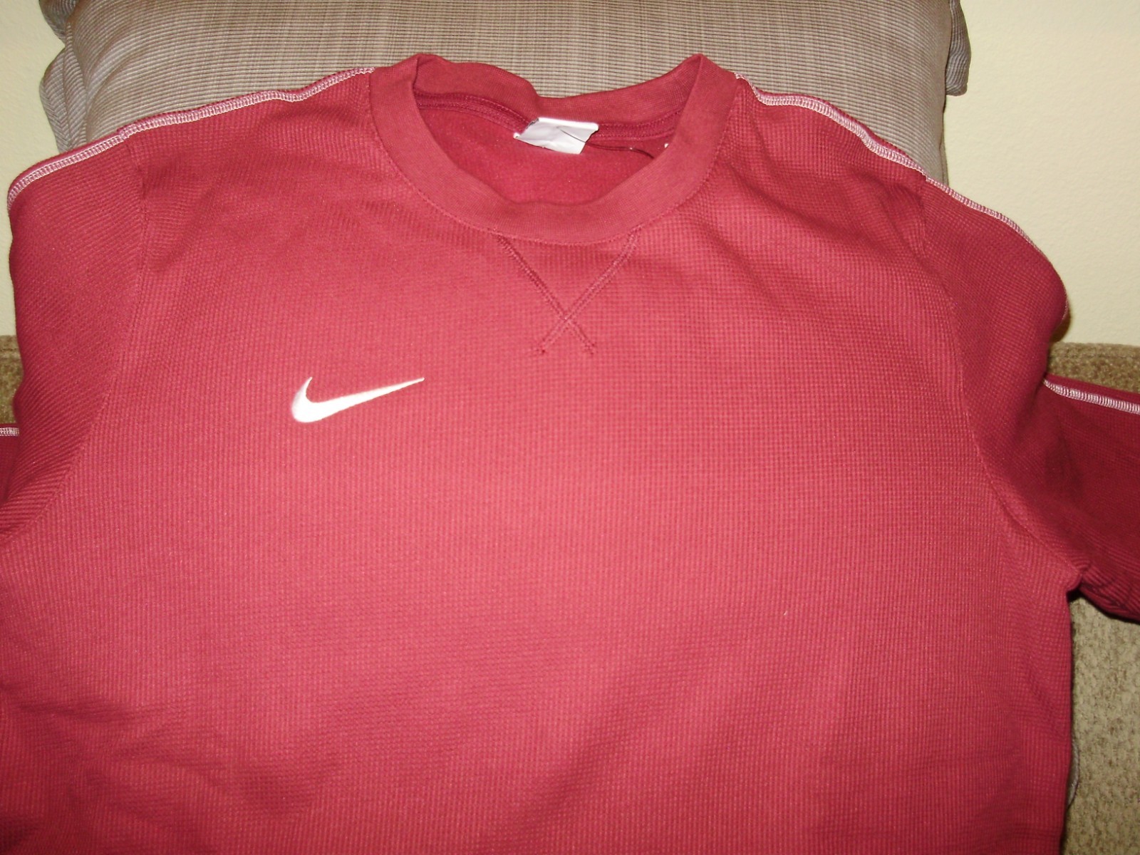 NIKE FJ9547-610 Cardinal White Crew Pullover Fleece L/S Thick Top Men's Large gallery