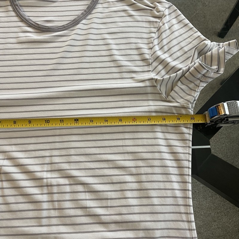 Lululemon Grey White Striped Short Sleeve T-shirt Activewear Athleisure Men’s L gallery