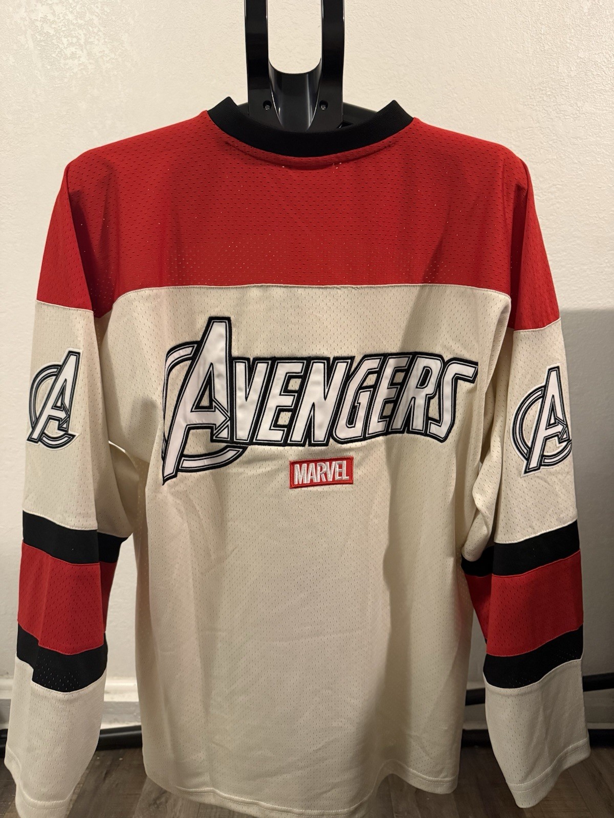 Marvel x Shoe Palace Avengers Mesh Hockey Jersey V-Neck White Red Black Men's L gallery