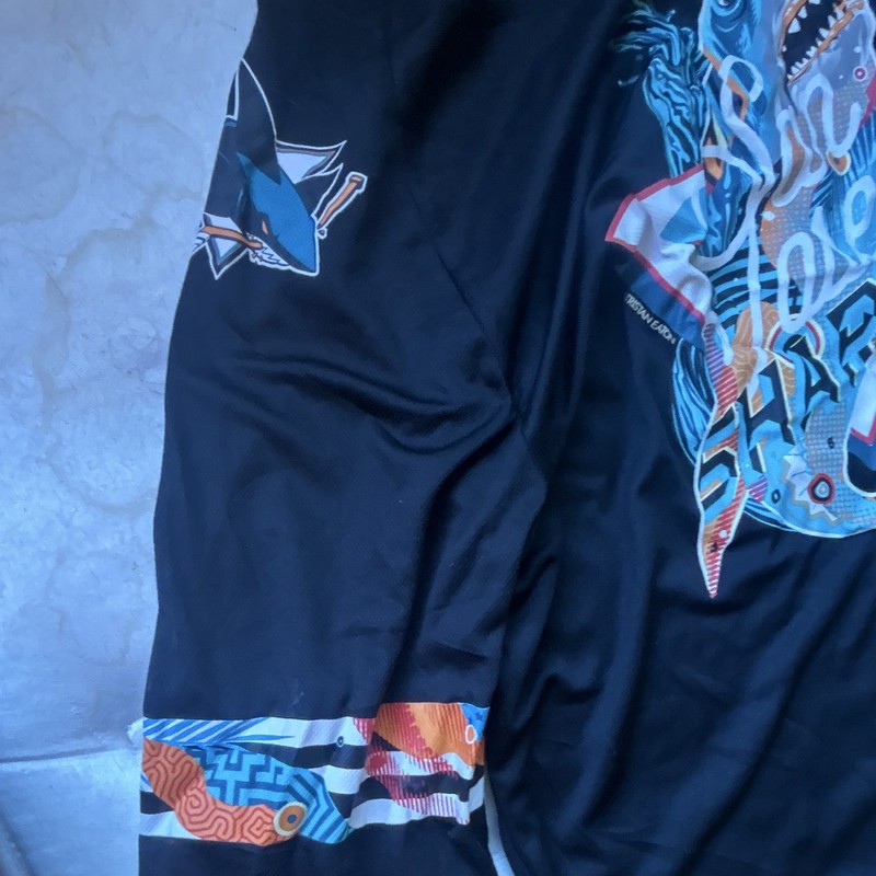 Franklin Group Shark Uprising Men’s XL Long Sleeve Crew Neck Fishing Graphic Tee gallery
