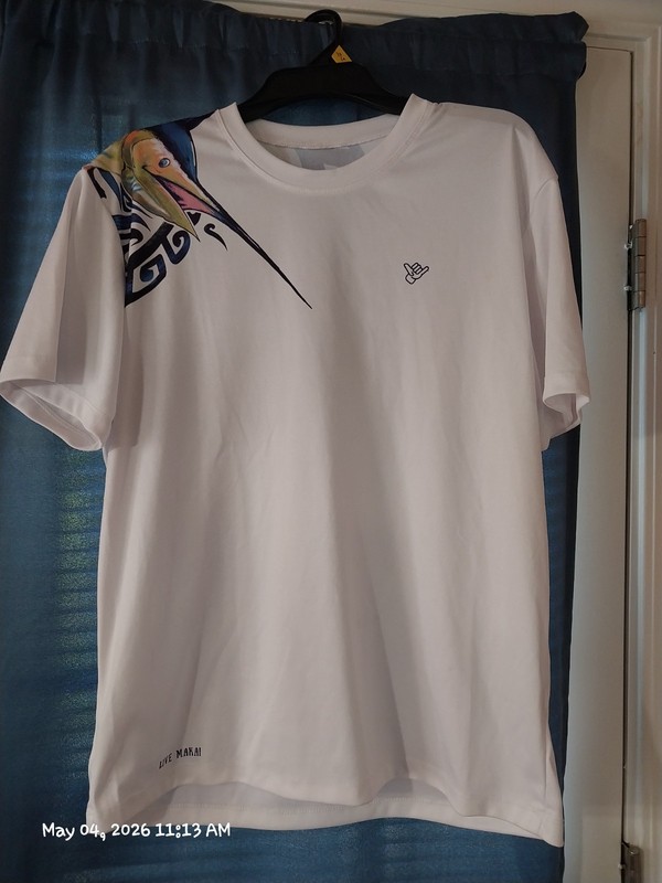 Shaka Kai Maui Tat 2 Athletic 100% Moisture Wick Polyester 1 Wht 1 Blue Mens M gallery