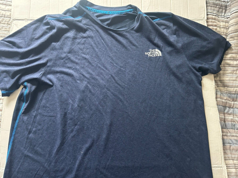 THE NORTH FACE MOUNTAIN ATHLETICS FLASH DRY SIZE XL BLUE SHORT SLEEVE SHIRT gallery