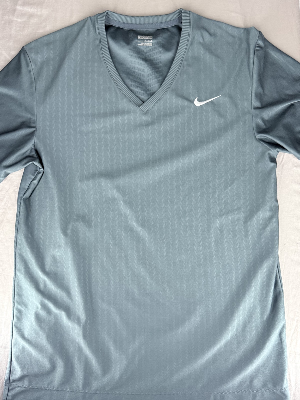 Nike Dri-FIT UV Men’s Performance Swim Shirt Anthracite Gray Size M Fishing Sun gallery