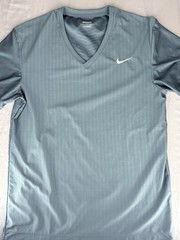 Nike Dri-FIT UV Men’s Performance Swim Shirt Anthracite Gray Size M Fishing Sun