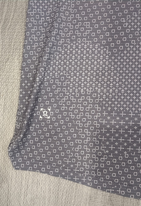Lululemon Run Out Pullover Shirt Approx Sz M/L Gray Short Sleeves Stretch gallery