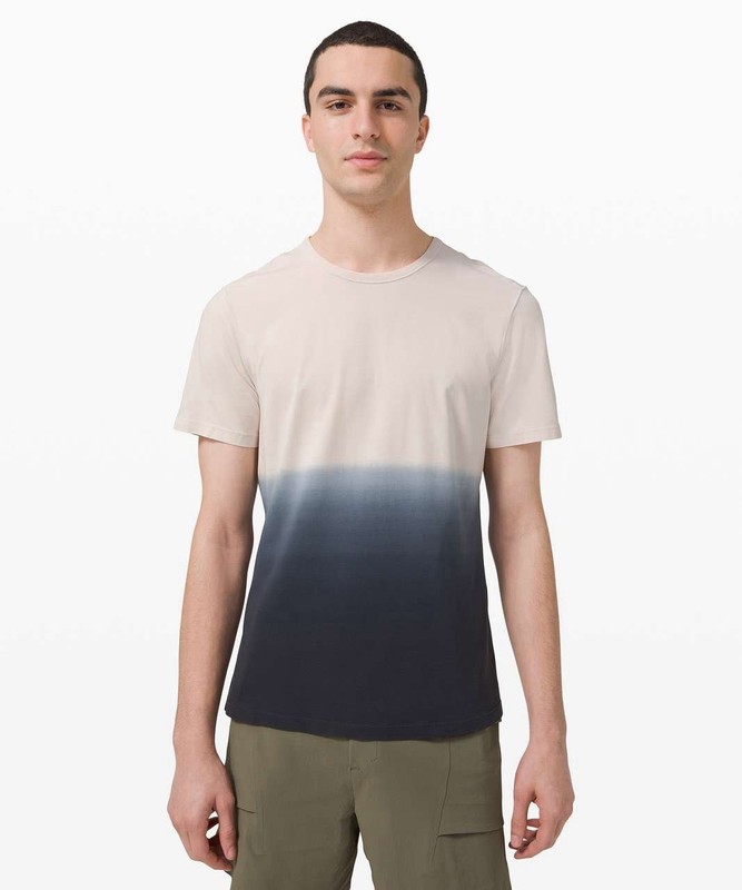 Lululemon Mens Large 5 Year Basic Tee T-Shirt short sleeve Ombre White / Blue gallery