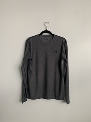 Men’s Under Armour Cold Gear V-Neck Long Sleeve Shirt Grey Size Small