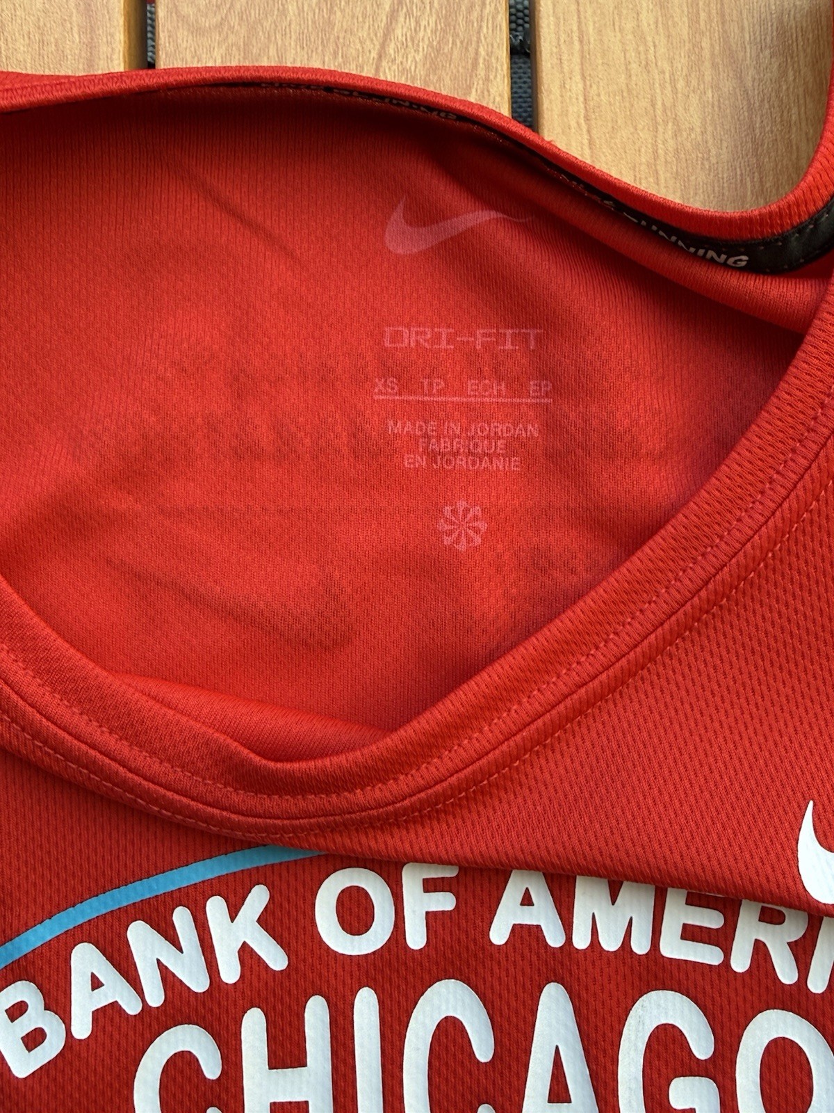 Nike Dri-FIT Chicago Marathon 2025 Red Breathable Running T-Shirt Women’s XS gallery