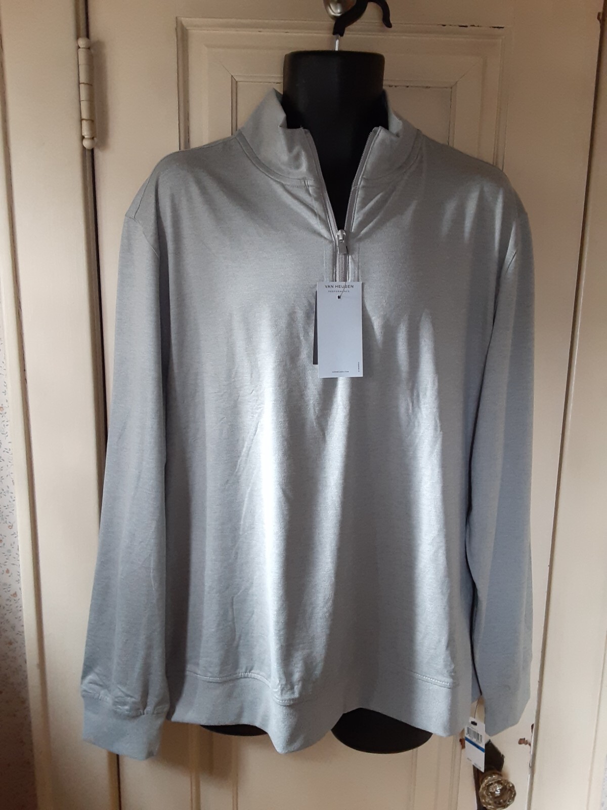 Van Heusen Men's Long Sleeve Shirt Size XL NEW WITH TAGS gallery