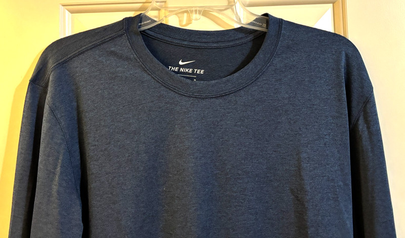 Nike Dri Fit Shirt Navy Blue Long Sleeve Size Mens M Athletic Cut NEW gallery