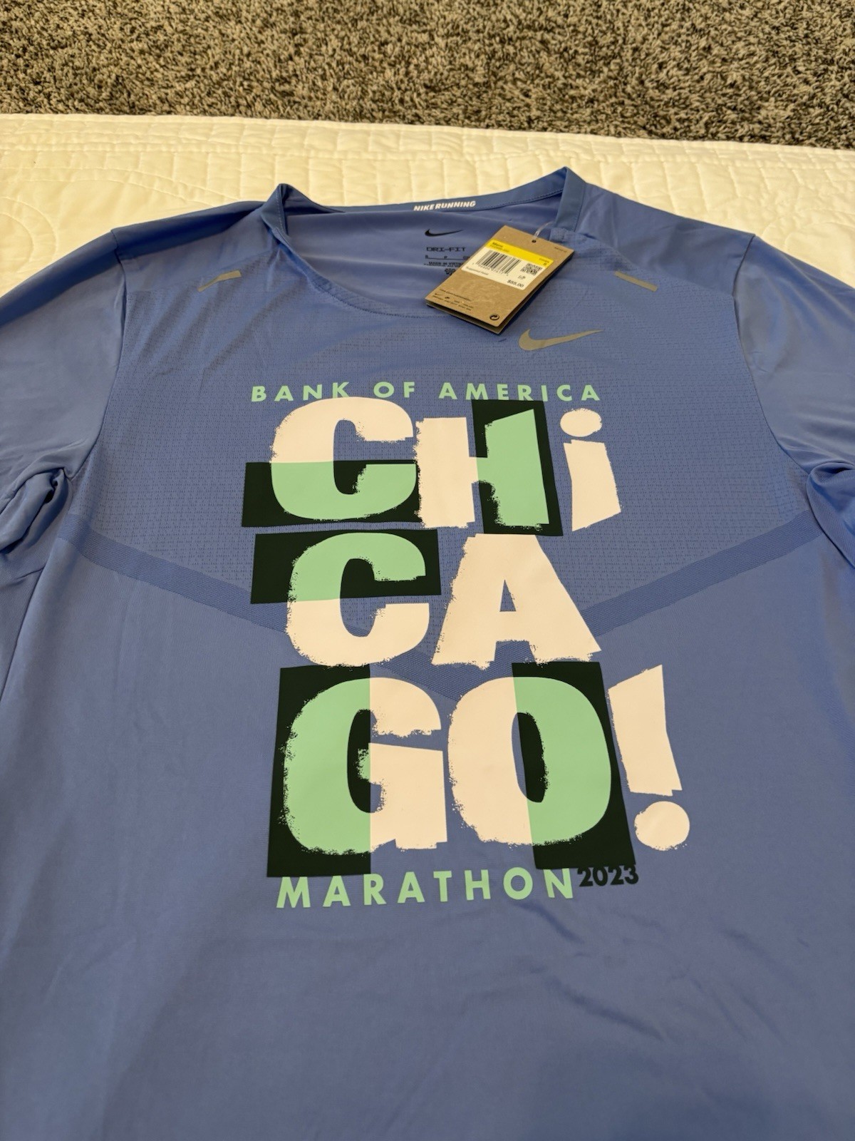 NIKE RUNNING SHIRT BLUE DRI-FIT SMALL FD2689-450 CHICAGO MARATHON NWT gallery