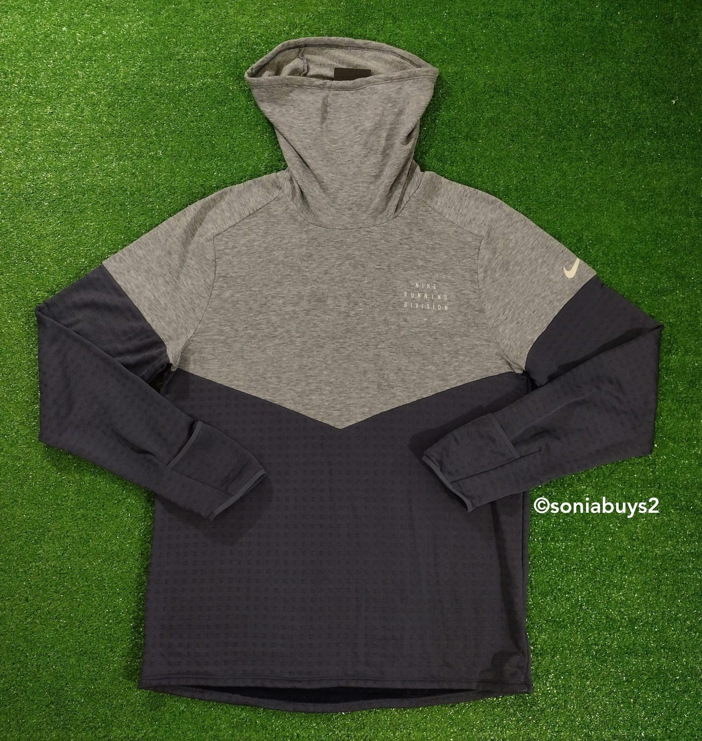 Nike Therma-FIT Run Division Sphere Running Top Fleece, DD6120-437, Gray, Size M gallery