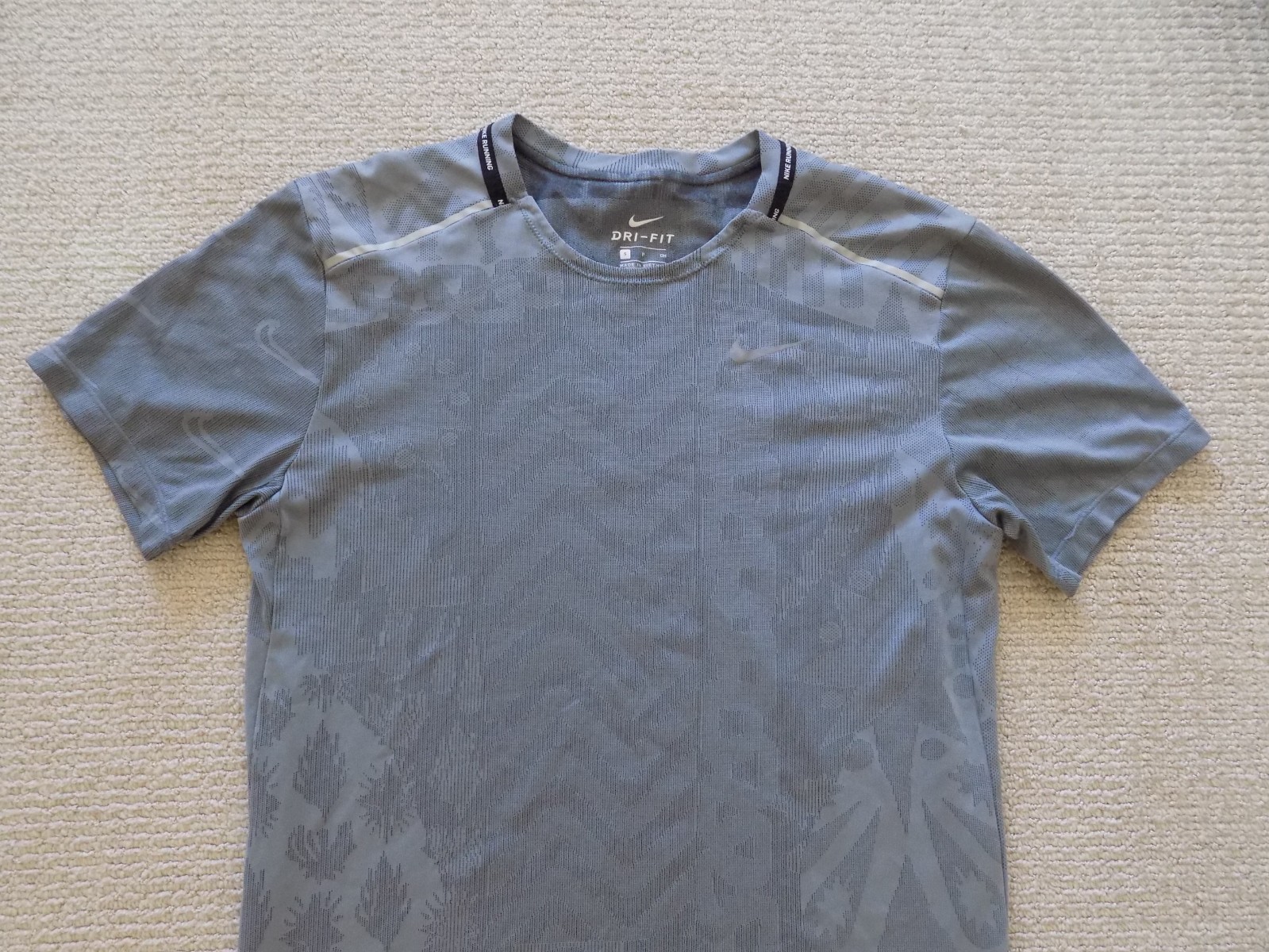 MENS S SMALL NIKE TECHKNIT WILD RUN RUNNING SHIRT TOP T TEE GREY CJ5814 010 gallery