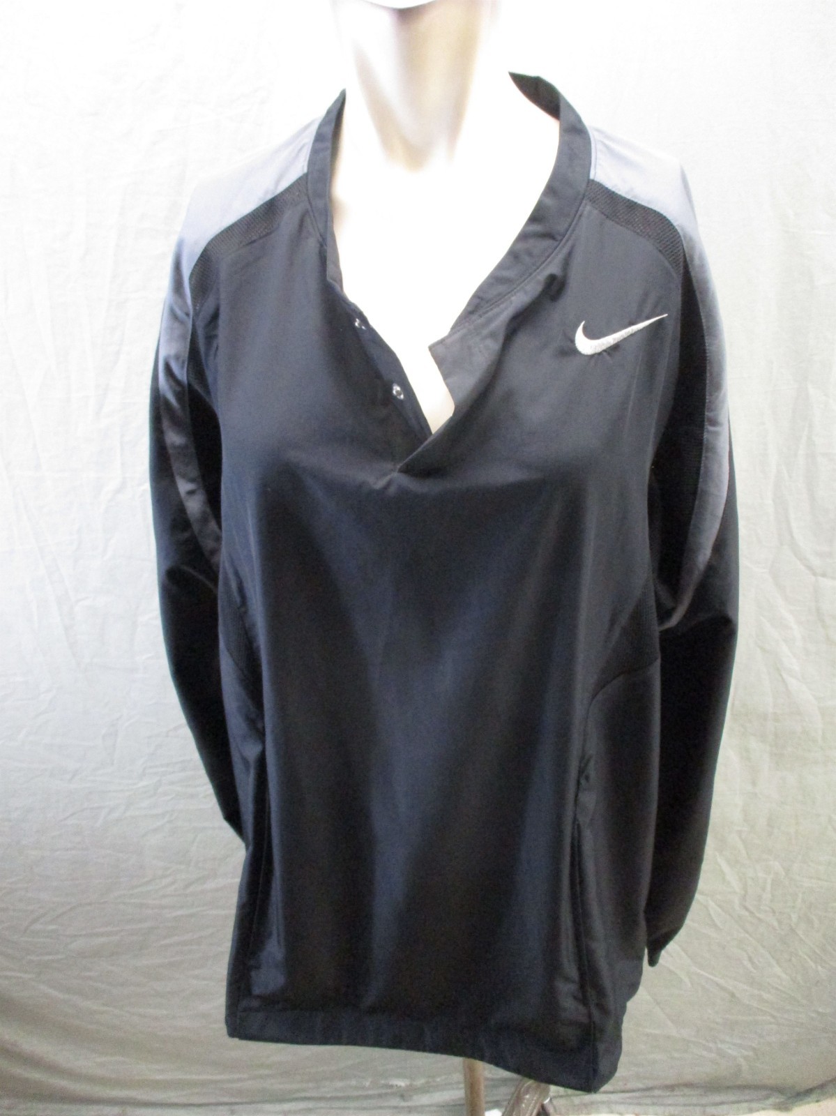 Nike Size L Mens Black Buttons Drawcord Hem Activewear Sport Logo Pull Over 462 gallery