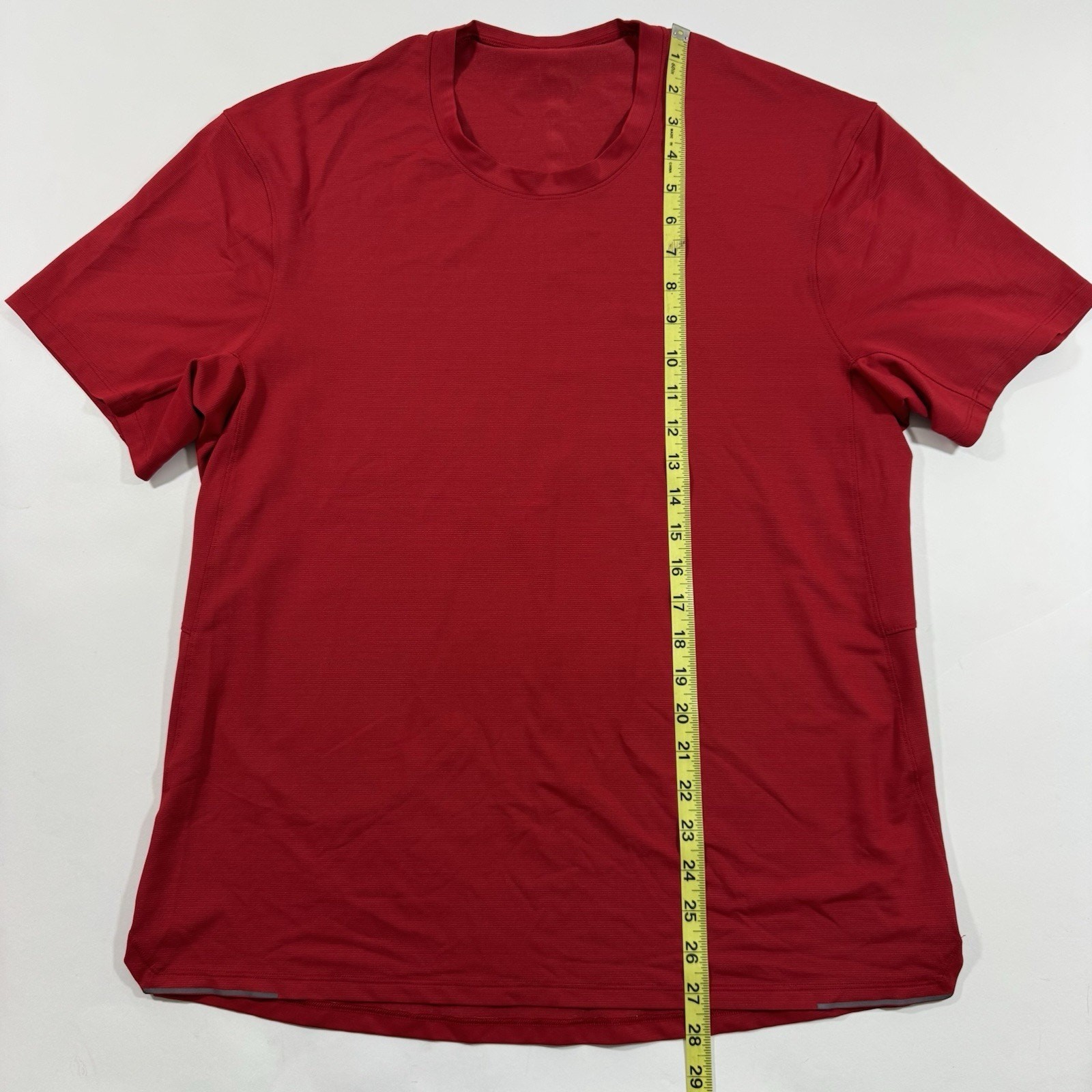 Lululemon Mens Silverescent Performance Tee Shirt Red Approx Size M/L No Tags gallery