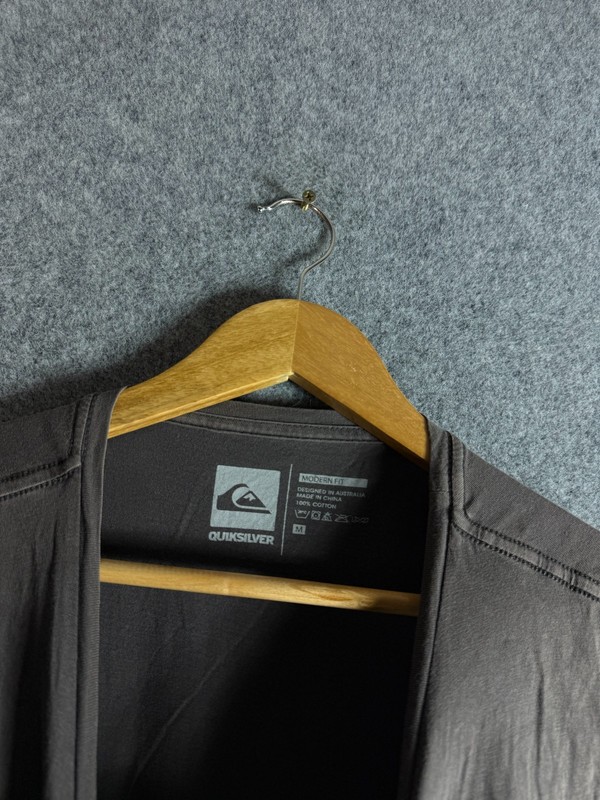 Quiksilver Tank Top Mens Medium Grey Modern Fit Lightweight Outdoor Comfort Logo gallery