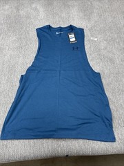Men’s Under Armour Size Extra Large Chest Cut Off Tank #321
