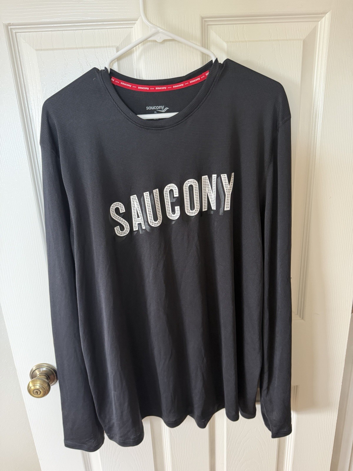 Saucony Men's Long Sleeve Black Running Shirt Size XL gallery