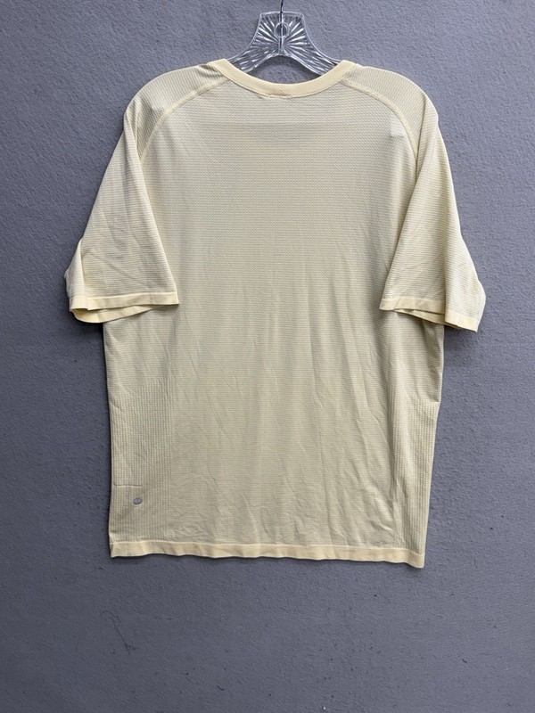 Lululemon Metal Vent Tech T-shirt Men’s Size XL Light Yellow gallery