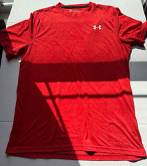 Under Armour T Shirt Mens Large LG HEATGEAR Loose Fit, Excellent Condition