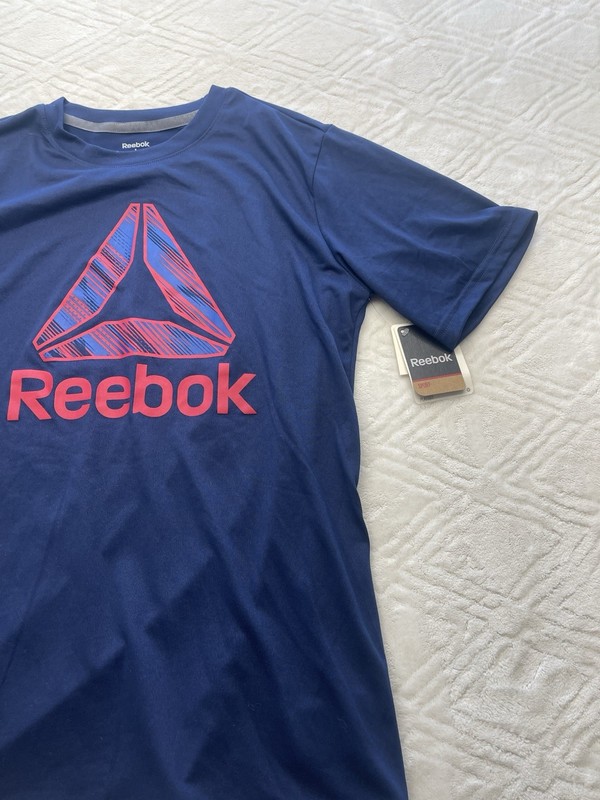 Reebok Training T Shirt Men Size Large Navy Moisture Wick Crew Neck Short Sleeve gallery