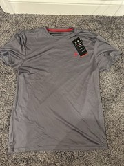 Men’s COMPRESSION FITTED Shirt by UNDER ARMOUR – Sz L – Grey w/ Red Logo