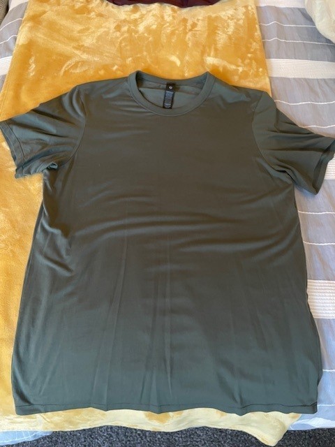Lululemon men's fundamental tee (green) - size small gallery