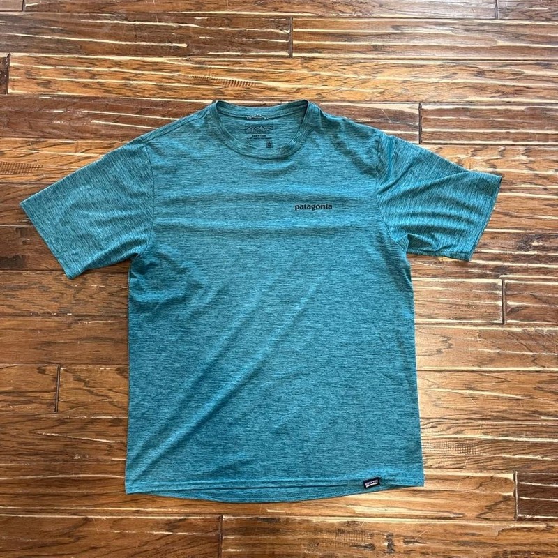 Patagonia Bundle 2 Set Med. Blue Quarter Zip Sweat Shirt and Sm. Green T-shirt gallery