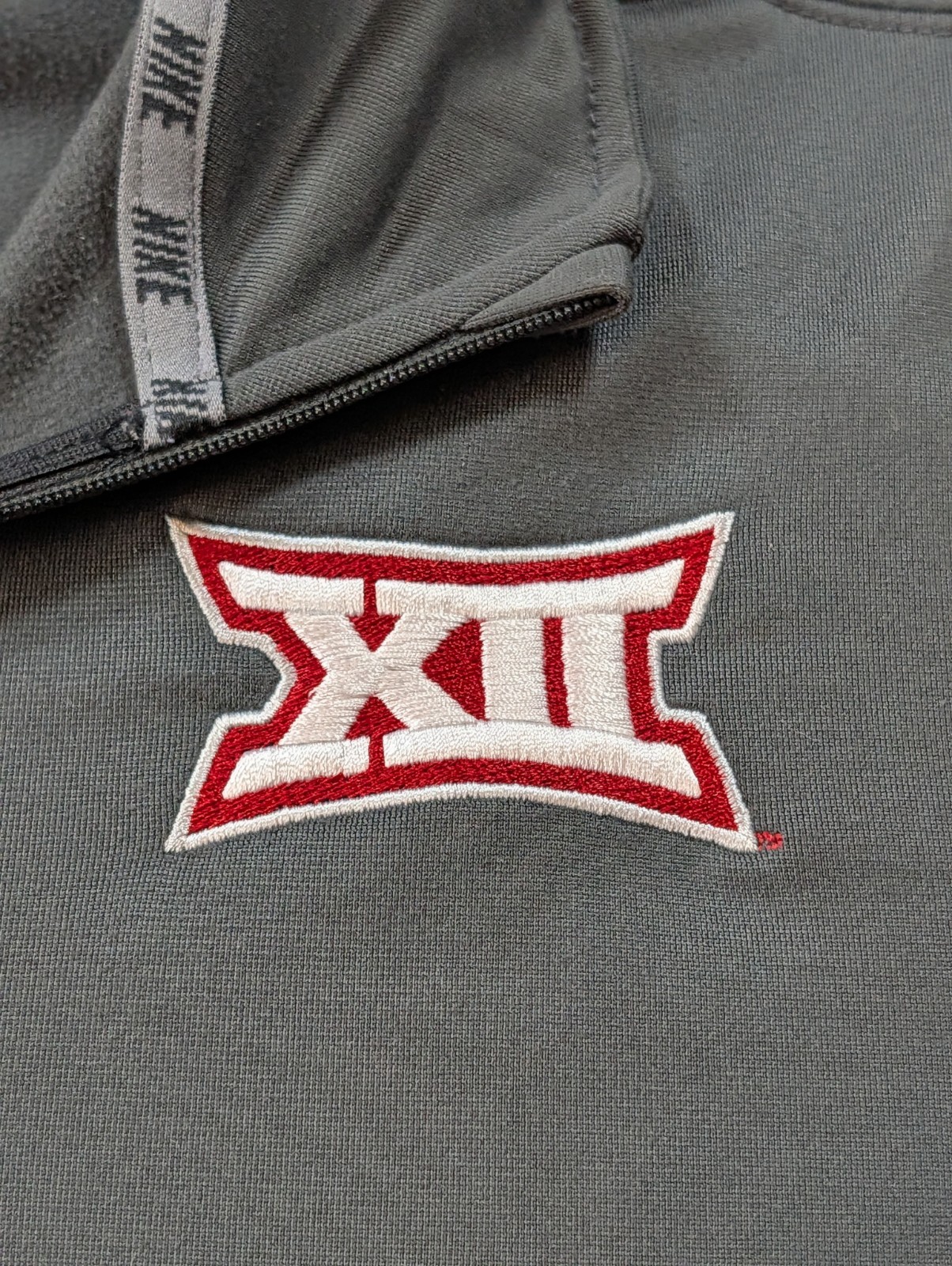 Nike Big XII Dri-FIT Quarter Zip Pullover Sweatshirt Men's Large Dark Gray gallery