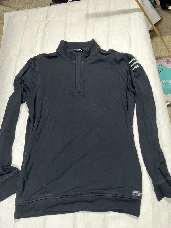 Preowned Black Long Sleeve Travis Mathew Newport 1/4 Zipper ER Logo Pullover gallery