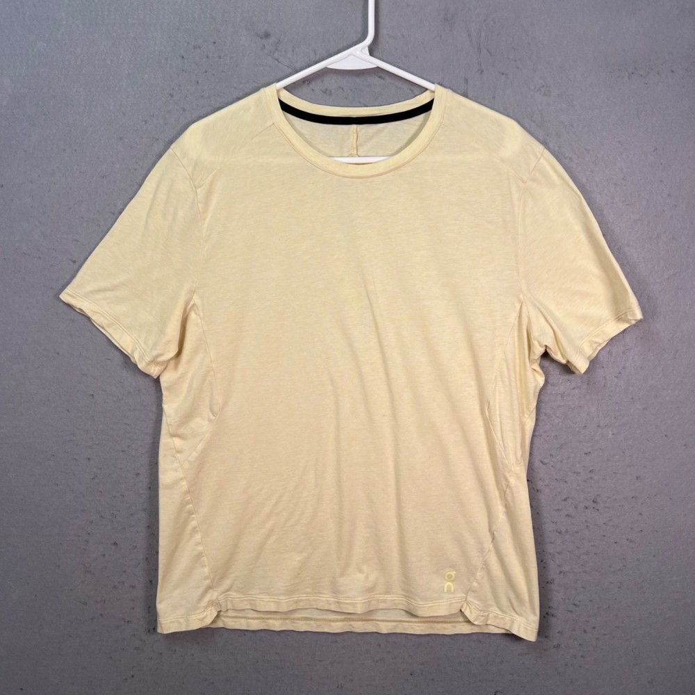 On Running Mens Yellow T-Shirt Size Large Lightweight & Breathable Athletic