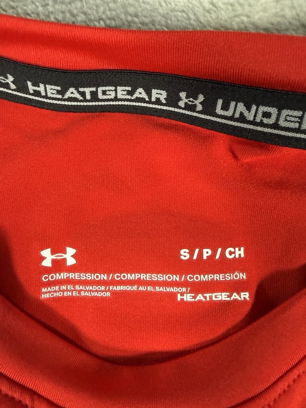 Under Armour Heatgear Compression Short Sleeve Shirt Mens Small Red Active Wear gallery