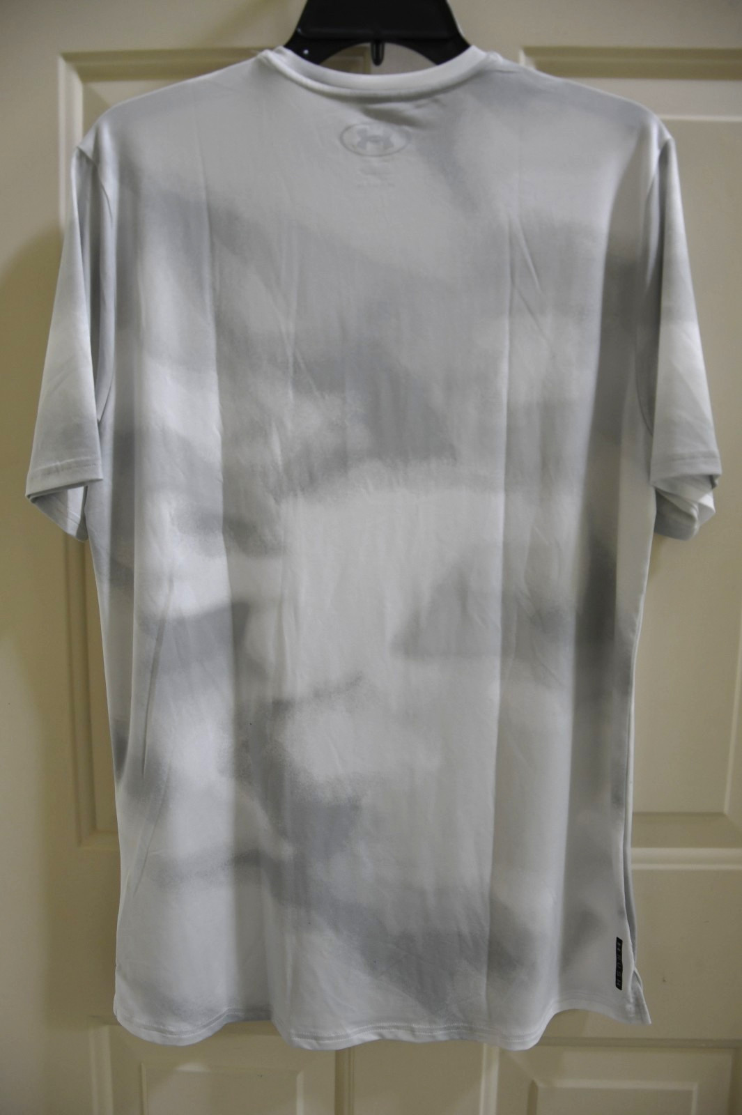 NWT Under Armour RUSH Vanish Energy Print Mens Medium White Gray T-shirt 1383974 gallery