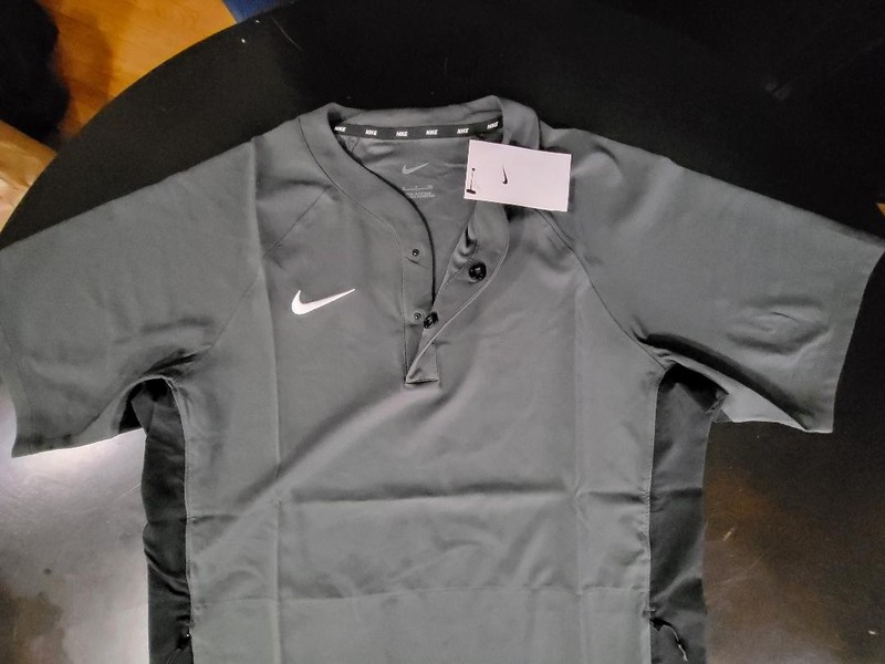 Nike Men's Gray & Black Baseball 2 Snap Button Jacket Short Sleeve Shirt Small gallery