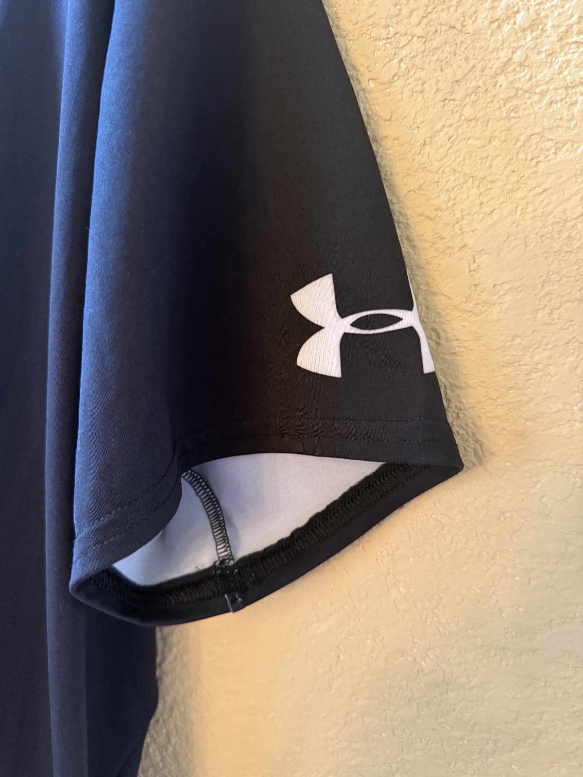 Men's Under Armour Black Batman Compression HeatGear Shirt 3XL gallery