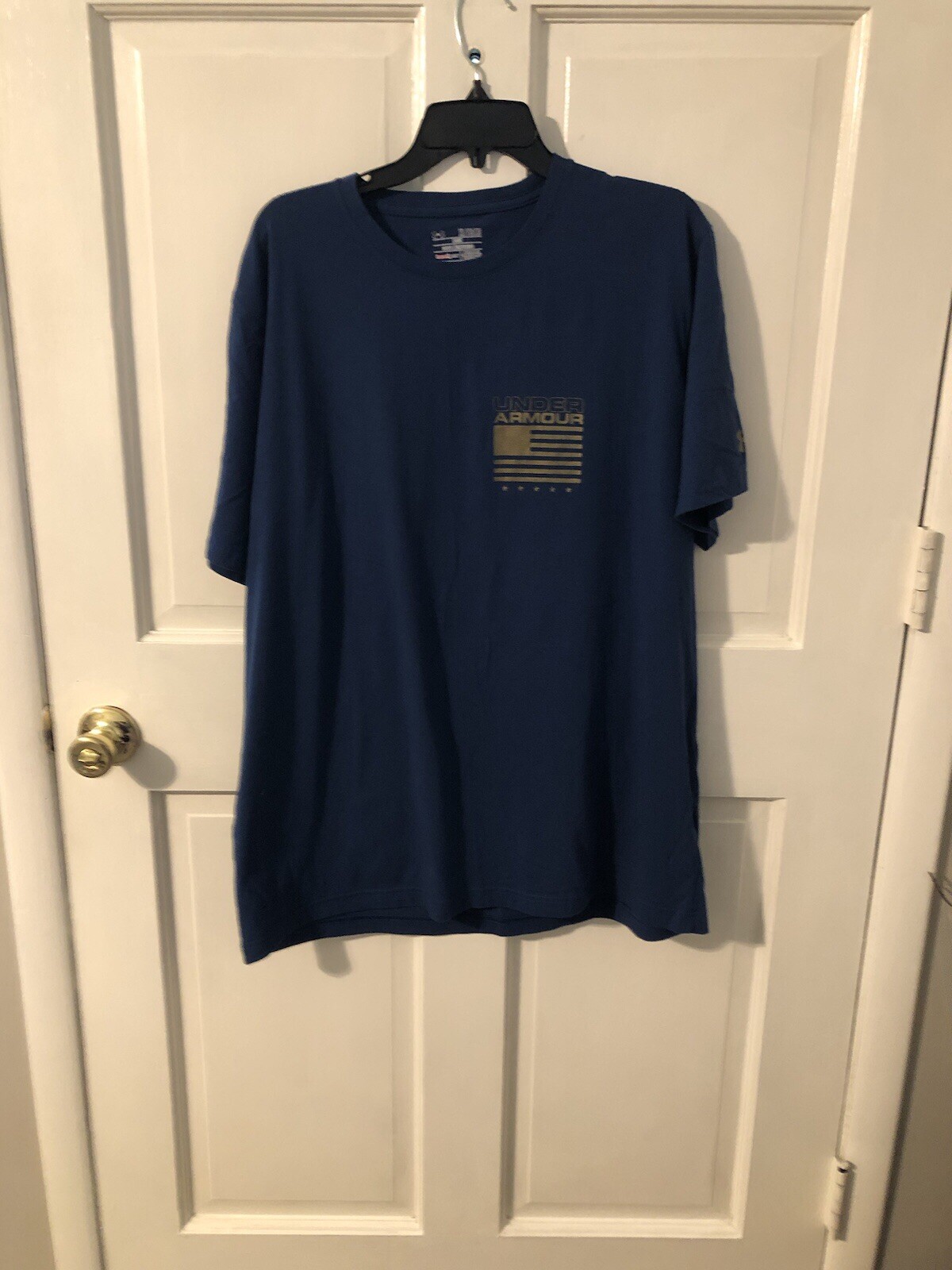 Men’s Blue Under Armor Shirt. Short Sleeves With Flag. Size XL/TG/XG Loose gallery