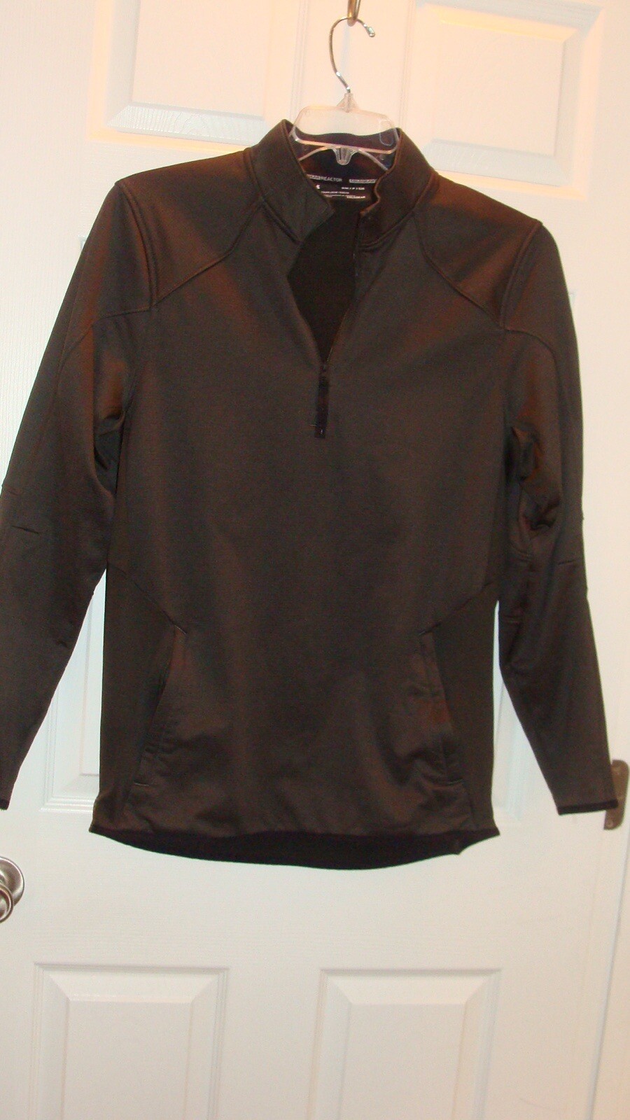 UNDER ARMOUR COLD GEAR ~ OUTER WEAR ~Dark Gray ~Slate~ Small~ Great Condition ~ gallery