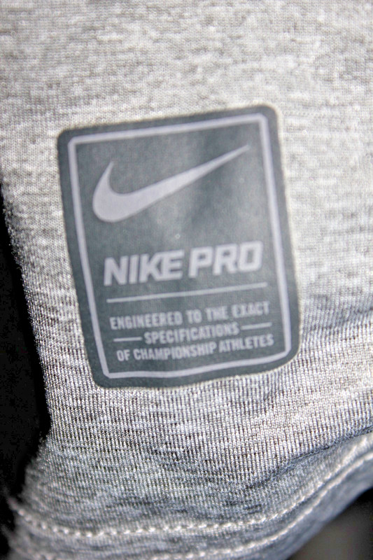 Nike Pro Vented Fitted Dri-FIT Training Shirt 703104-091 Mens Size M gallery