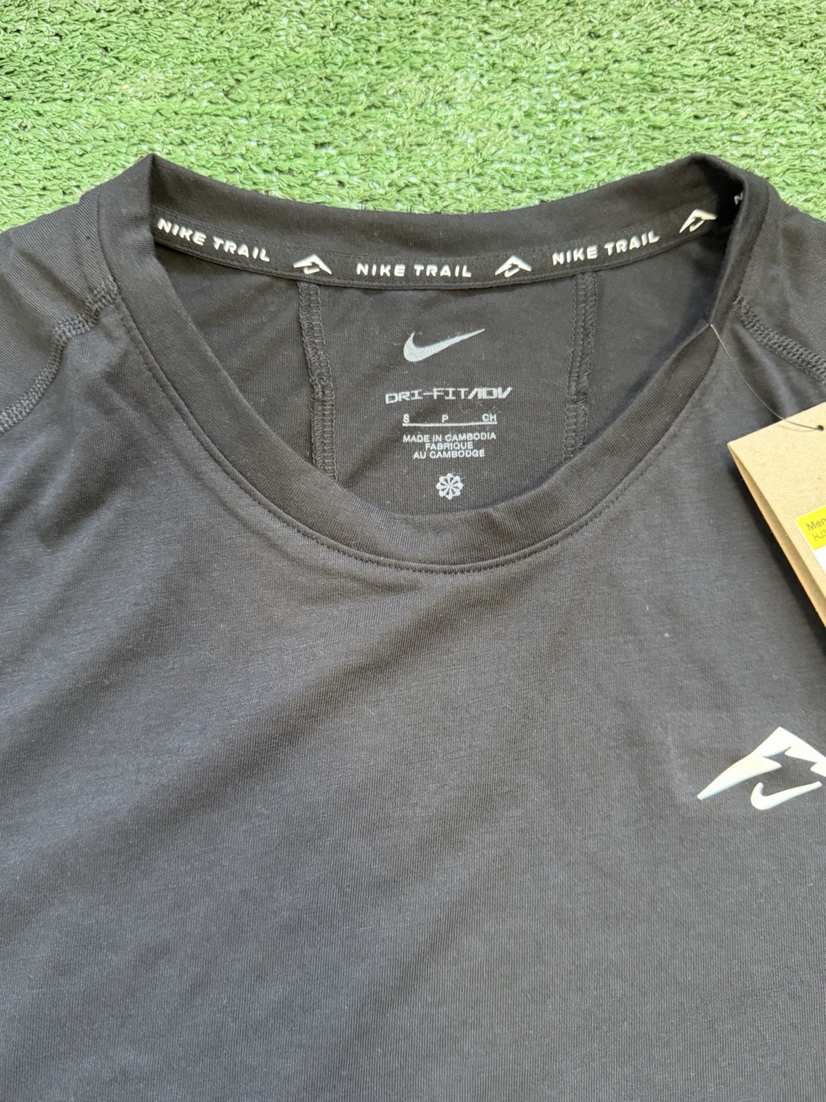 Nike Trail Dri-Fit Solar Chase Running Shirt Black HJ3580-010 Men's Small gallery