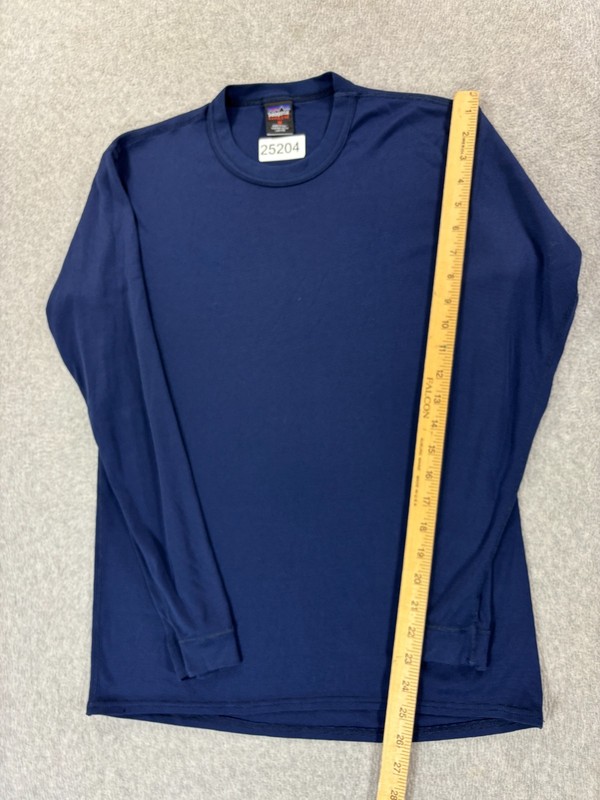 Patagonia CapileneAthletic Fit Base Layer Top (Men's Medium) Blue gallery