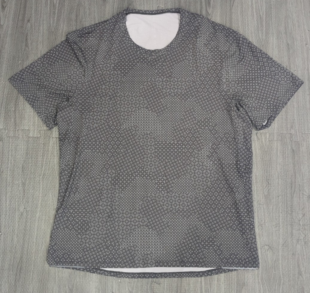 Lululemon Run Out Pullover Shirt Approx Sz M/L Gray Short Sleeves Stretch gallery