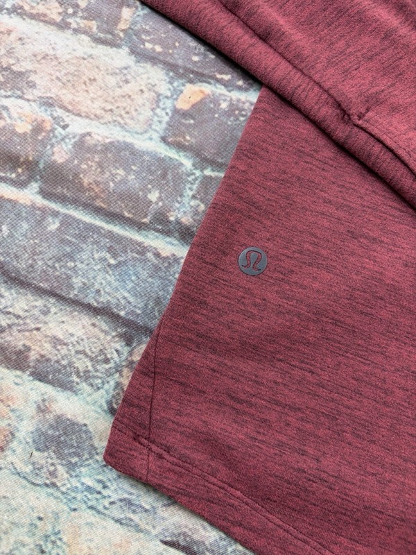 Lululemon Surge Shirt Mens M Pullover Warm Golf Running Hiking Maroon 1/4 Zip gallery