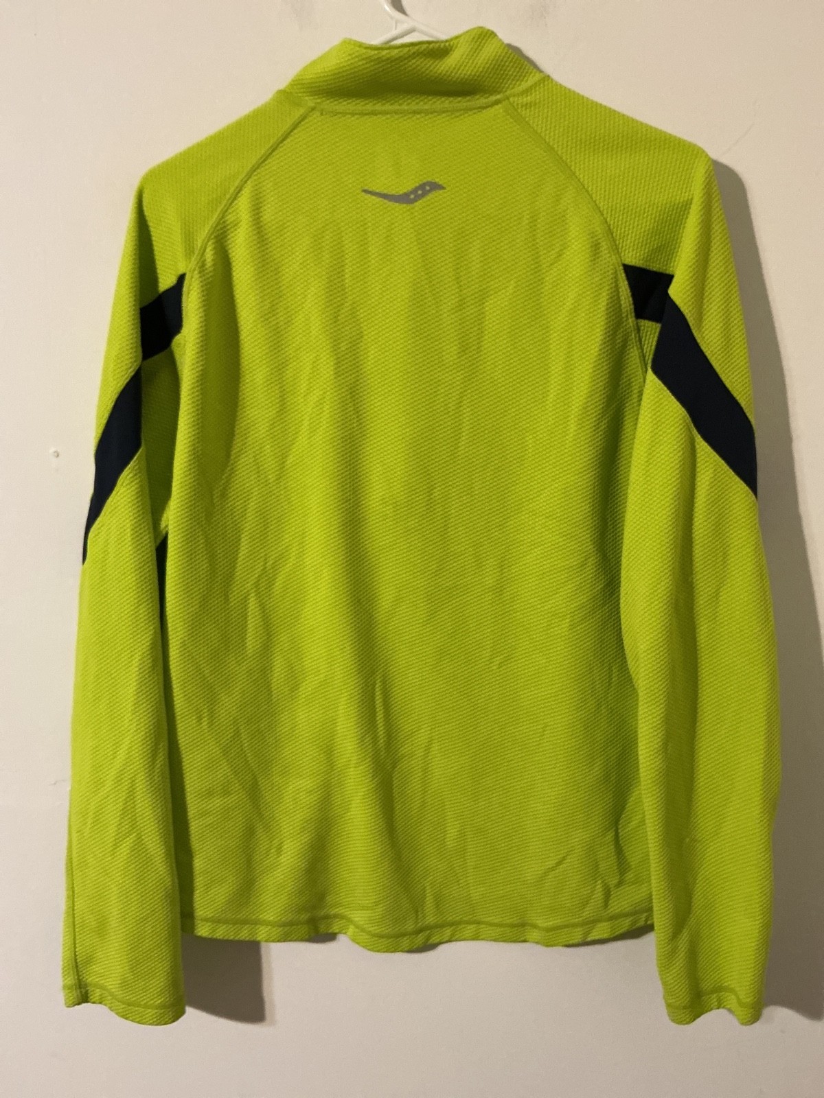 Saucony long-sleeved cycling/runners pullover, mens size small, green gallery
