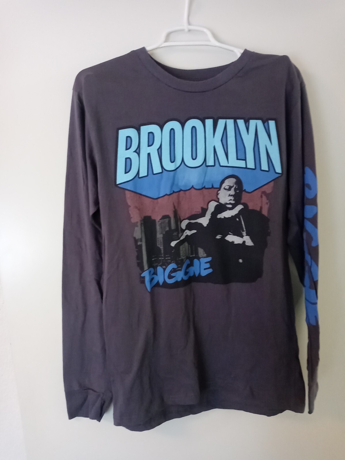 The Notorious B.I.G. Brooklyn Biggie Long Sleeve Gray T-Shirt NWT Size M gallery
