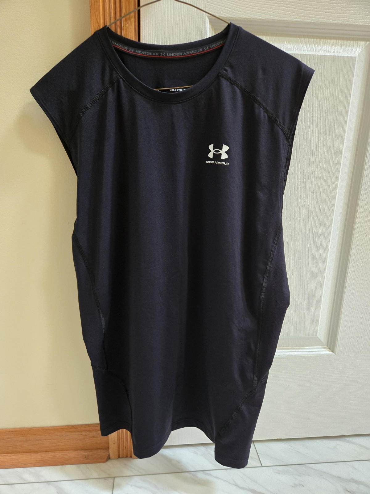 Men’s Under Armour Heat Gear Sleeveless Compression Shirt Black Sz XXL gallery