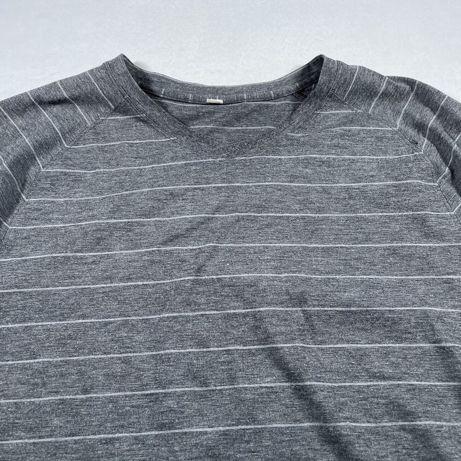 Luluemon tee shirt stripe grey quick dry performance stretch ourdoor athletic L gallery