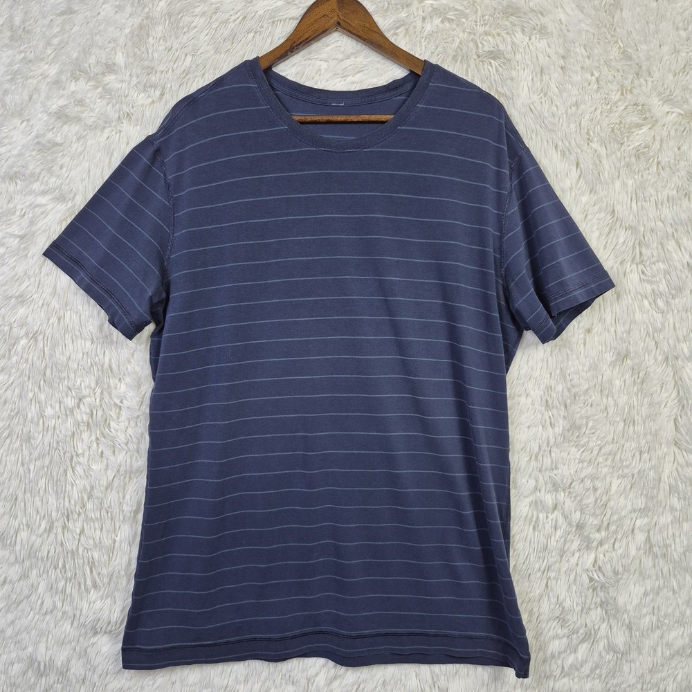 Lululemon 5 Year Basic T Vitasea Fabric Size XL Striped Navy Athleisure